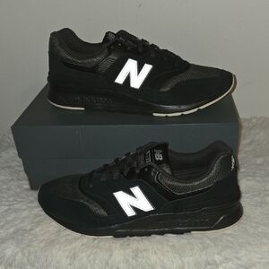 Mens' New Balance 997H Sneakers US 11